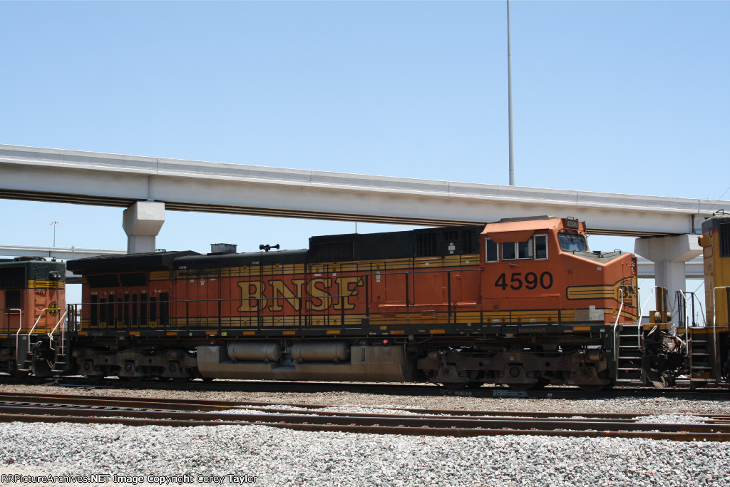 BNSF 4590